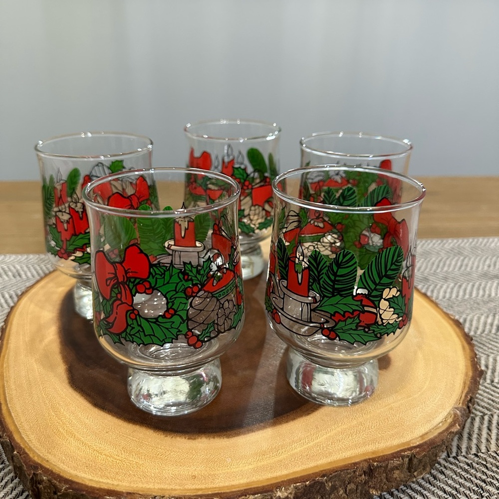 Vintage 1980s Festive Holiday Glasses Wreaths Bows Holly Red Green Set of 5